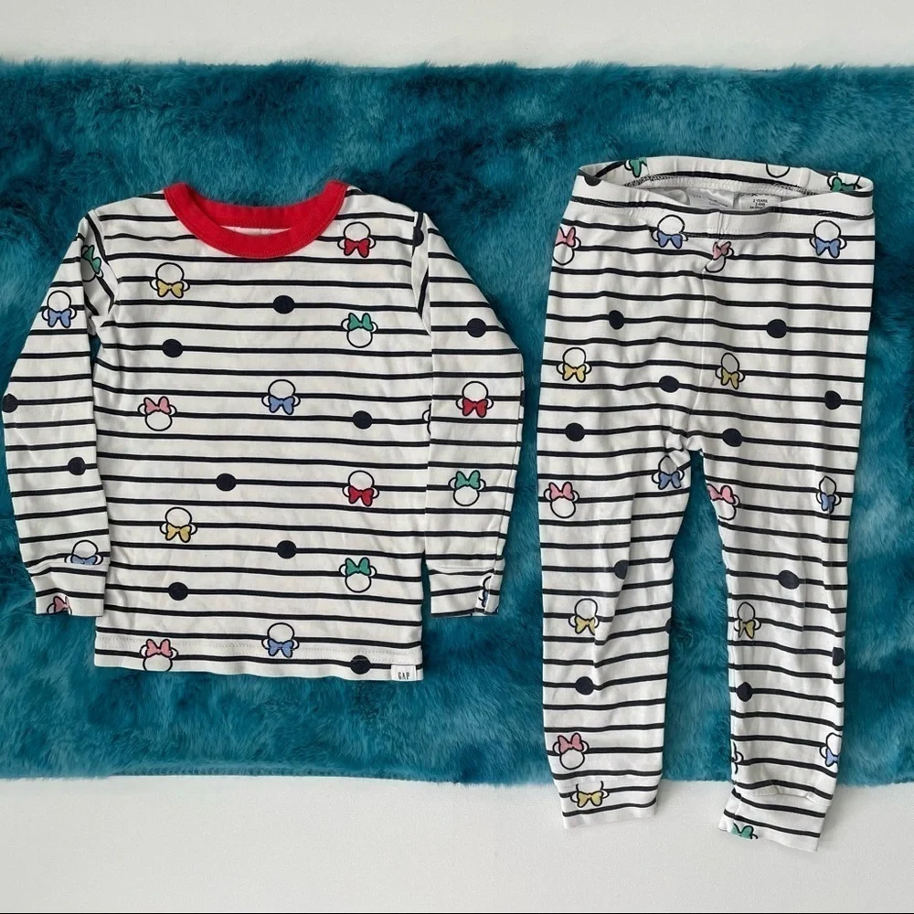 Baby Gap x Disney Toddler Girl Long Sleeve Pajama Set Size 2 years
